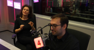 Bernard Kinov i Małgorzata Limanówka w radiowym studio Trójki.